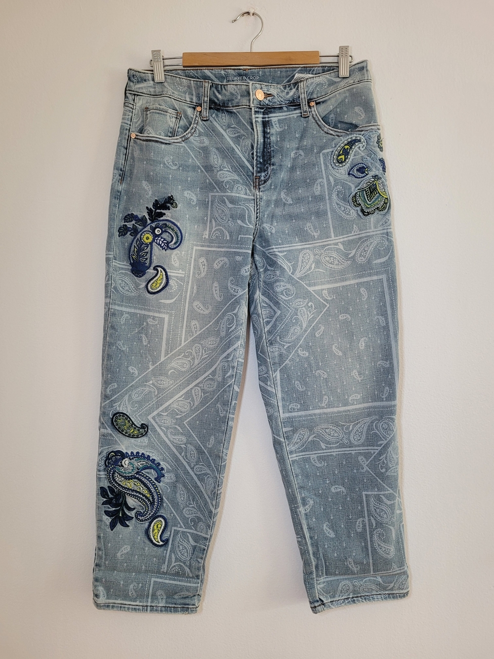 Chico's Relaxed Crop Blue Denim Jeans W/ Floral Paisley Embroidery US Size 8